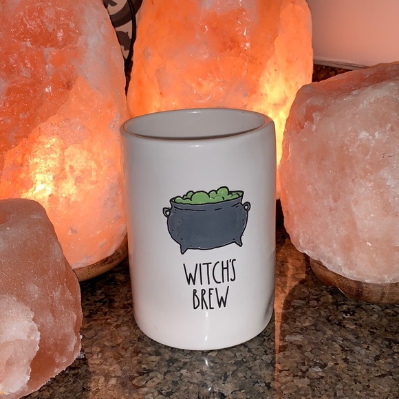 Rae Dunn Witch’s Brew Candle By Magenta Richly Scented Midnight Apple - Picture 1 of 9